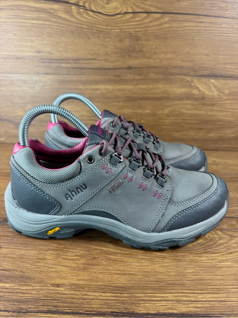 Ahnu Montara Waterproof Hiking Shoes Women’s Size 7 Leather Sneakers